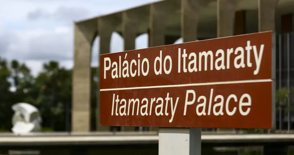 Itamaraty e Gleisi rechaçam ataque de vice-secretário de Trump