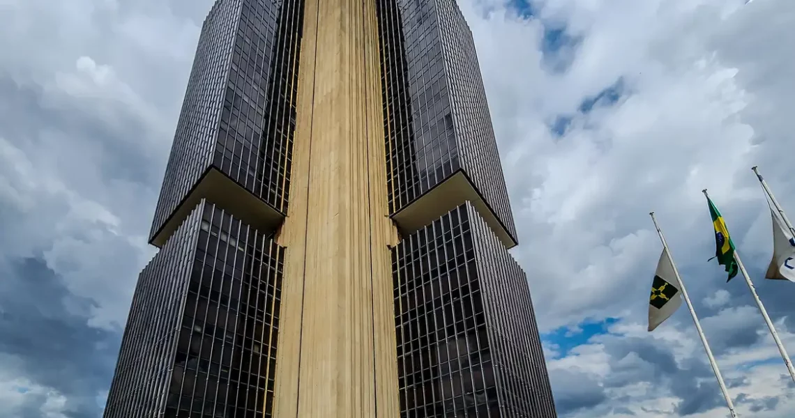BC mantém juros básicos em 15% ao ano pela quinta vez seguida