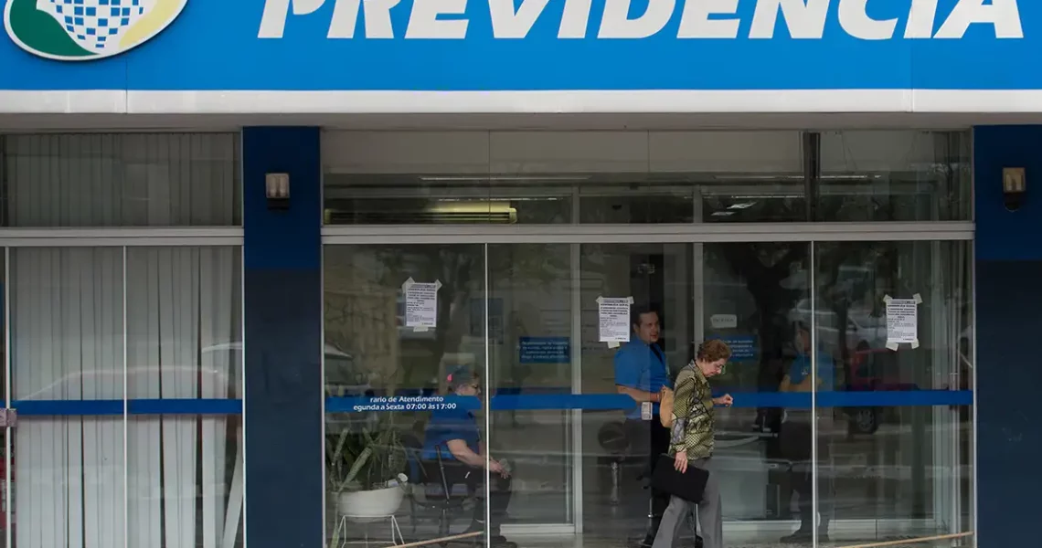 Agências do INSS abrem para atendimento extra neste sábado e domingo