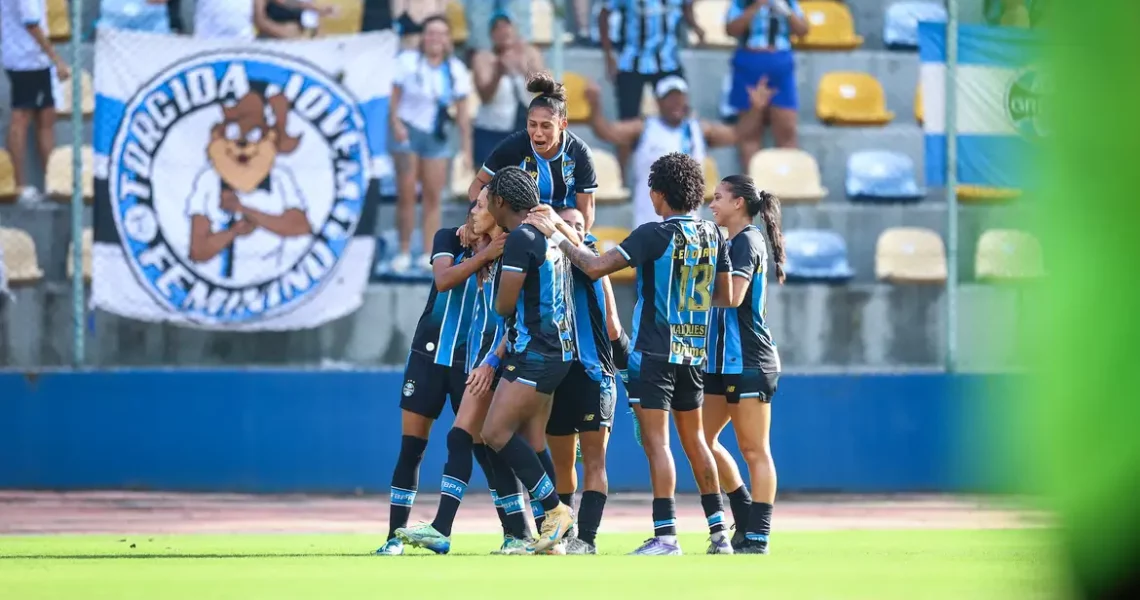 Grêmio supera Internacional por 2 a 1 no Brasileiro Feminino