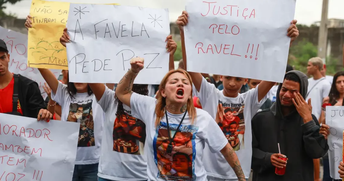 Nove em cada dez moradores de comunidade reprovam operações violentas