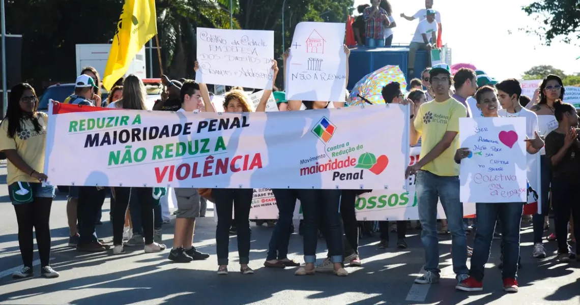 CCJ retoma nesta terça debate sobre redução da maioridade penal
