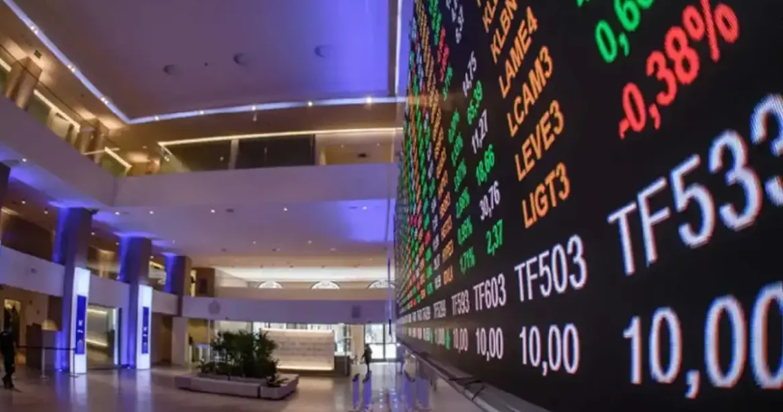 Bolsa cai mais de 2% e atinge menor nível desde o fim de março