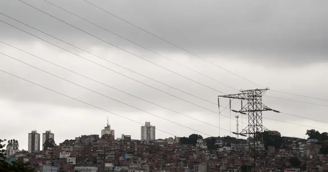 Fim de semana será de temporal no Sudeste e chuva intensa no Norte