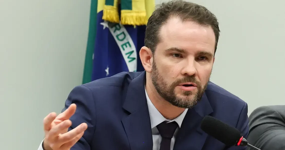 Lula pede a Durigan que avalie possíveis prejuízos de medidas dos EUA