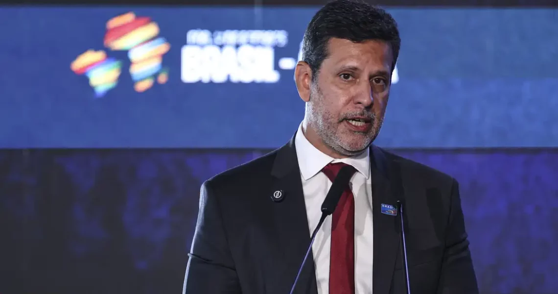 MEC: queda do analfabetismo no Brasil é ligada a políticas na educação