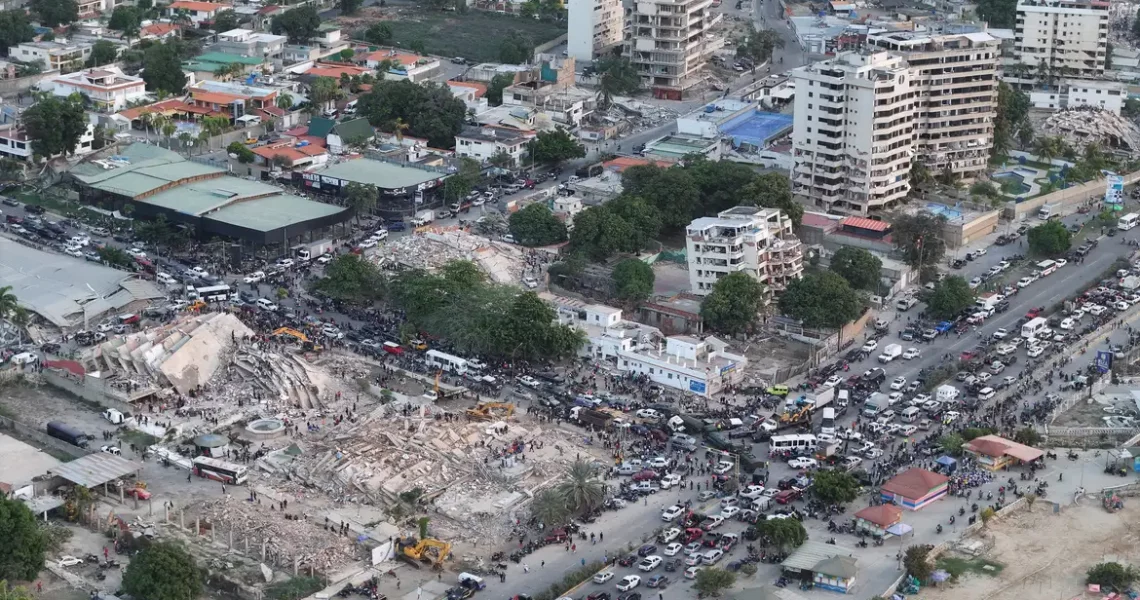Número de mortos passa de 2 mil e Venezuela decreta luto de sete dias