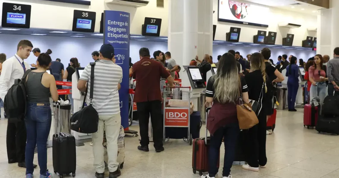 Setor de serviços cai 0,4% em maio por recuo na área de transportes