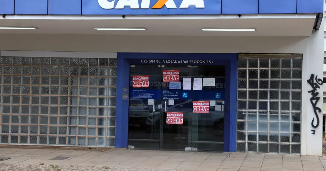 Caixa entra em greve nacional; BB tem paralisação parcial