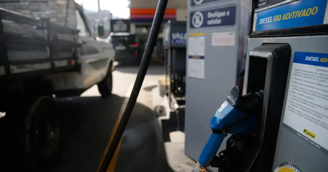 Subsídios à gasolina e ao diesel são ampliados após alta do petróleo